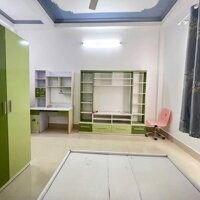 Cho thuê nhà trệt 2 lầu sân thượng hẻm Lý Tự Trọng