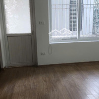 Nhà Ngõ 200 Âu Cơ. Tây Hồ Phù Hợp Cho Hộ Gia Đình Thuêdiện Tích40M X 3 Tầng 1 Tum Có 4P Ngủ