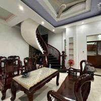Cho thuê hoặc bán nhà Khu Him Lam Đồng Diều, P.4 Quận 8 : -	Vị trí cách trung tâm thương mại Parc Mall 500m