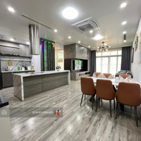Bán Nhanh Căn Hộ Tại Royal City, Căn Góc, 131M2, Giá: 13.3 Tỷ, Liên Hệ: 0365 691 228