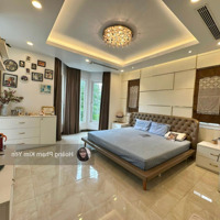 Bán Bất Chấp! Phố Trần Quang Diệu View Hồ, Sát Quận Ủy, 4 Làn Ô Tô Tránh, Vỉa Hè 5M,Diện Tích1 Tỷ/Năm