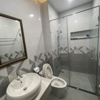Cho Thuê Văn Phòng Cao Cấp, Thang Máy, Mặt Đường Quận 1 Giá 22 Triệu/Tháng