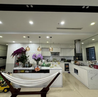 Bán Gấp Căn Hộ 3 Phòng Ngủtại Royal City, Căn Góc, 181M2, 17.5 Tỷ, Liên Hệ: 0365 691 228
