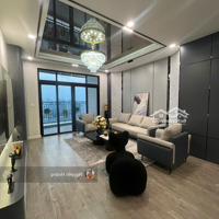 Bán Gấp Căn Hộ Tại Royal City, 2 Phòng Ngủ 132M2, 11.3 Tỷ, Liên Hệ: 036.569.1228