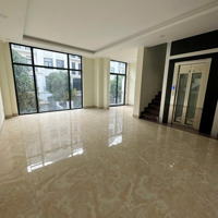 Cho Thuê Nhà Phố Ngay Chợ Đêm Vinhomes Grand Park