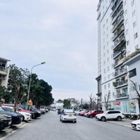 Bán Đất Gần Hồ Tây, 200M Xmặt Tiền10M, Kinh Doanh Đỉnh, Hơn 200 Triệu/M