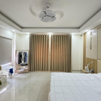 Giảm 1 Tỷ Cần Tiền Nên Bán Gấp Căn Nhà Lô Góc Ở Phố Ái Mộdiện Tích62Mmặt Tiền5M. Giá 11 Tỉ 2. Q.long Biên.
