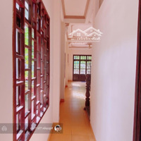 12.5 Tỷ-Biệt Thự Góc 2Mt Sân Vườn - Gần Khu Đô Thị Fpt Và Chợ Non Nước Đà Nẵng- Gía Ngang Giá Đất