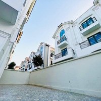 Cho Thuê Biệt Thự Vinhomes Quận 9 Làm Văn Phòng Giá Bán 40 Triệu /Tháng