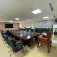 Bán Gấp Tòa Nhà Văn Phòng 11 Tầng Mặt Đường Hoàng Quốc Việt - 300M2, Mặt Tiền 8M, Vị Trí Đắc Địa!