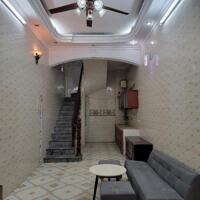 Cho thuê nhà ngõ 101 Thanh Nhàn 30m2, 5 tầng, KD Spa, buôn bán kết hợp ở hộ gia đình, 10tr/th