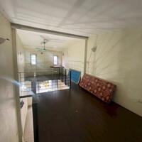 Bán nhanh đất Gia Thượng Long Biên 30m2 mt 3.5m chỉ hơn 4 tỷ tặng nhà cấp 4 ngõ ô tô