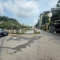 Bán nhanh đất Gia Thượng Long Biên 30m2 mt 3.5m chỉ hơn 4 tỷ tặng nhà cấp 4 ngõ ô tô