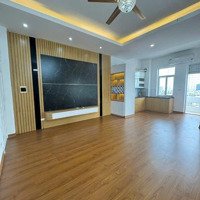 Bán Căn Hộ Chung Cư Đức Giang 71M,2 Ngủ,Phun Nội Thất,2 Tỷ Hơn