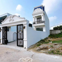 Bán Nhà Chánh Mỹ Gần Chợ Tdm, Nhà 1 Trệt 1 Lầu, 3 Phòng Ngủ, Sân 2 Oto