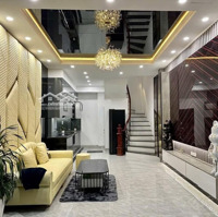 Bán Nhà Mặt Phố Víp Nguyễn Lân - Ô Tô Đỗ Cửa - 1 Nhà Ra Phố - Kd Văn Phòng - Spa. Tặng Nt Cực Đẹp