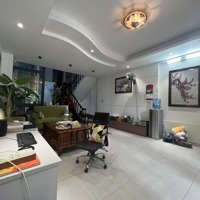 Cho Thuê Biệt Thự Vip Đường Phổ Quang, Phường 2, Dt: 8X20M. 1 Hầm 4 Tầng. Giá 42 Triệu