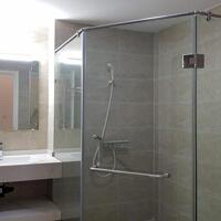 Cho thuê căn hộ 2PN mới đẹp, hiện đại, rộng tới 120m2 tại Tô Ngọc Vân, Tây Hồ