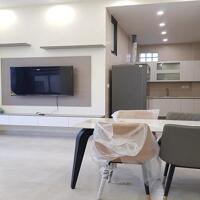 Cho thuê căn hộ 2PN mới đẹp, hiện đại, rộng tới 120m2 tại Tô Ngọc Vân, Tây Hồ