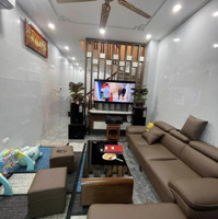 Nhà Mới Ở Ngay Phố Vĩnh Hưng: 36M2 X 2 Tầng, 2 Ngủ, Chỉ 2,88 Tỷ. Full Nội Thất