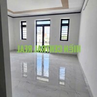 NHÀ NGỘP SỔ HỒNG RIÊNG GẦN TRẠM THU PHÍ BỬU LONG