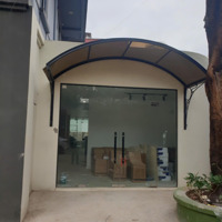Cho Thuê Văn Phòng Tại Phường Dịch Vọng Hậu, Hoàn Thiện Đầy Đủ Nội Thất, Kê Bàn Đến Làm Việc Luôn