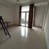 Nhà Cho Thuêmặt Tiềnhoàng Hoa Thám Ngay Cổng Nhà Ga T3. Dt: 5X25M. Hầm 4 Lầu. Nhà Mới, Rộng. Giá 45 Triệu