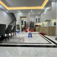 Bán Nhà Trương Định, Một Bước Ra Phố, 5 Tầng Thang Máy Xịn, 40M2,Mặt Tiền5M, 7.95 Tỷ