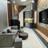 Bán Gấp Nhà Riêng Phố Nguyễn Văn Tuyết, Đống Đa, Hà Nội, Diện Tích: 25M2, 3 Phòng Ngủ Full Nội Thất Chỉ Hơn 5 Tỷ.