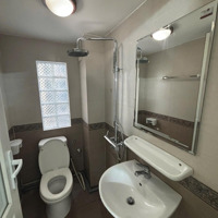 Nhà Riêng Ngõ Đê Tô Hoàng - Trần Khát Chân. 45M2 X 2 Tầng, 2 Ngủ, 2 Wc. Nhà Mới Full Đồ Đẹp. 8 Triệu