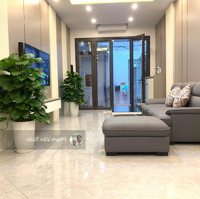 Hiếm! Nhà Cực Đẹp 46M2X5T Ảnh Thật. Đầy Đủ Nội Thất, Hai Thoáng, Gần Ôtô Phố Ngọc Khánh, Giảng Võ.