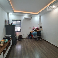 Bán Nhà Võ Chí Công, Ô Tô Gần, 100M Ra Phố, Nhà Đẹp.