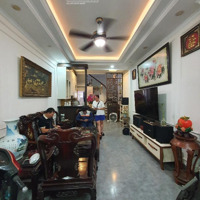 Bán Nhà Võ Chí Công, Ô Tô Gần, 100M Ra Phố, Nhà Đẹp.