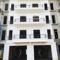 Vị Trí Tiềm Năng - Căn Xẻ Khe View Trường Học, Công Viên, Bãi Đậu Xe Cần Bán Nhanh