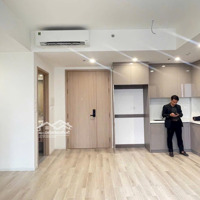 Cho Thuê 1 Phòng Ngủ+ Toà A View Hồ Bơi, Nội Thất Cơ Bản 8 Triệuiệu / Tháng, Lh : 0902779097