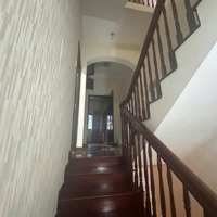 Cần Cho Thuê Gấp Nhà Đẹp Phố Trần Quốc Thảo Trung Tâm Quận 3. Dt:5X16M 3 Lầu Giá Bán 25 Triệu/Tháng