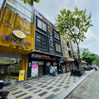 Mặt Tiền Thương Hiệu Hai Bà Trưng, Đa Kao, Quận 1 - 5X30M Trệt Lầu. Giá Thuê: 130 Triệu/Tháng