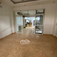 Cho Thuê Liền Kề Phố Xuân Quỳnh, Yên Hoà, Cầu Giấy. Diện Tích 90M2, 4.5 Tầng. Giá 40 Tr/Th
