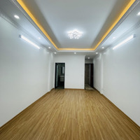 Bán Nhà Để La Thành - Xa Đàn - Đông Đa -Diện Tích40M, 6T, Thanh Máy - Kinh Doanh, Giá Chỉ 10.8 Tỷ.