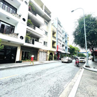 Chủ Rất Ngộp Cần Bán Gấp Nhà Phố 2 Tầng Quận 7 Diện Tích : 124 M2