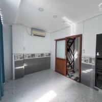 �� QUẬN 1 - NHÀ ĐẸP 3 TẦNG - SÁT MẶT TIỀN - CHỈ 2.5 TỶ! ��