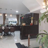 Cho Thuê Cực Rẻ Villa Đà Nẵng 300M2 Siêu Đẹp Sát Biển 5 Phòng Ngủ Full Nội Thất