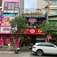 Cho Thuê Nhà Mặt Phố Trung Hoà- Cầu Giấy 136M X 5 Tầng,Mặt Tiền 6M,Vỉa Hè Rộng ,100 Triệu/Tháng