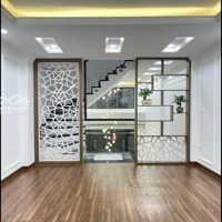 Nhà Đức Diễndiện Tích40M2X5T Gần Nvh Quận Bắc Từ Liêm, Vị Trí Đẹp Ô Tô Đỗ Cách 50M