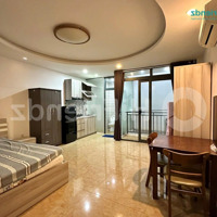 Cho Thuê Phòng Studio - Ban Công - Full Nội Thất - Rộng Hơn 30M2 - Có Máy Giặt Riêng