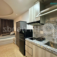 Cho Thuê Phòng Studio - Ban Công - Full Nội Thất - Rộng Hơn 30M2 - Có Máy Giặt Riêng
