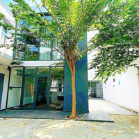 Cần Cho Thuê Gấp Biệt Thự Cách Mạng Tháng 8, Tân Bình.9X25M Trệt 1 Lầu . Giá Bán 52 Triệu/Tháng.