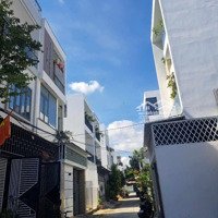 Bán Nhà - (4 X 11M2) - 3 Tầng - 3 Phòng Ngủ- Ô Tô Đậu Cửa - Gần Biển - Vĩnh Hòa - Nha Trang. Chỉ 2.750 Tỷ