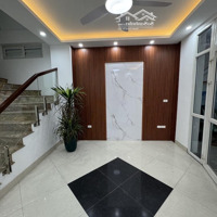 Hàng Hiếm Tại Ngô Gia Tự, 5,5 Tỷ, 48M2, 3 Phòng Ngủ 3 Vệ Sinh Long Biên, Hà Nội