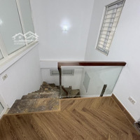 Hàng Hiếm Tại Ngô Gia Tự, 5,5 Tỷ, 48M2, 3 Phòng Ngủ 3 Vệ Sinh Long Biên, Hà Nội